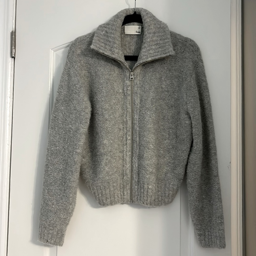 Aritzia Wilfred Free Sweater